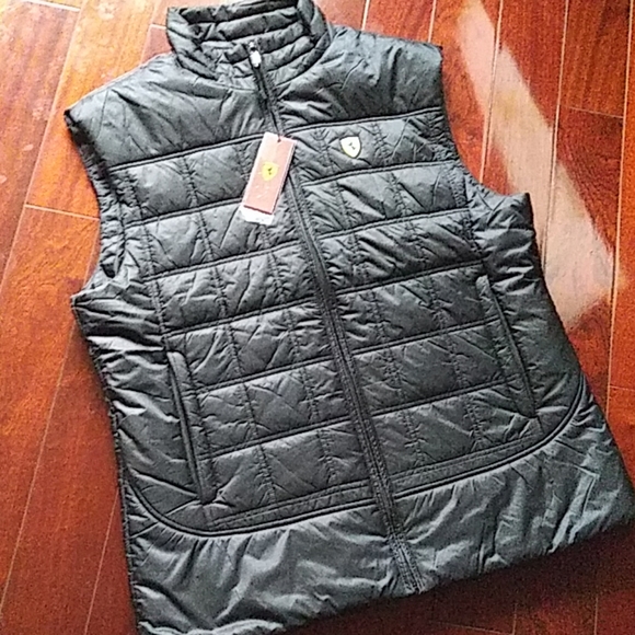 Ferrari Other - ✨HP!!✨NWT SCUDERIA FERRARI PADDED WINTER VEST